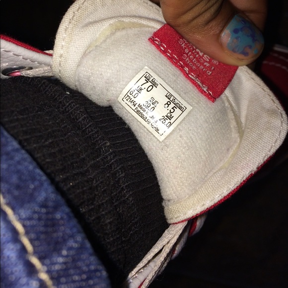 Red vans - Picture 5 of 5