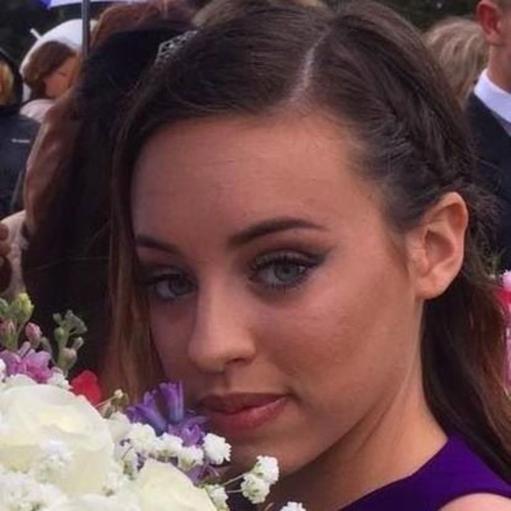 Meet your Posher, Dina