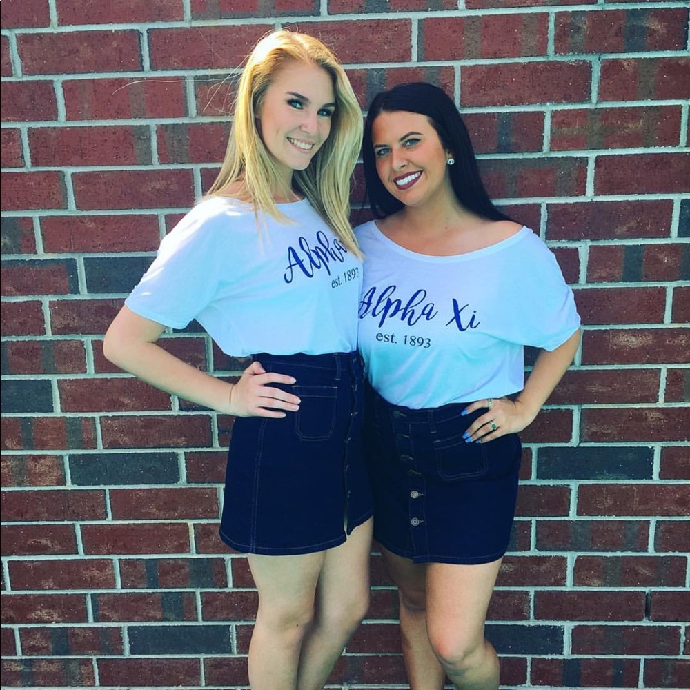 ALPHA XI Slouchy Tee ✨