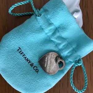 Return to Tiffany and co heart tag