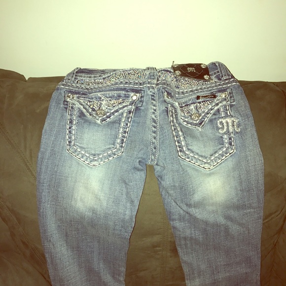 Buckle Miss Me Jeans - Picture 1 of 2