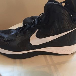 Black Nike Hyperfuse basketball shoes Black Nike Hyperfuse basketball shoes