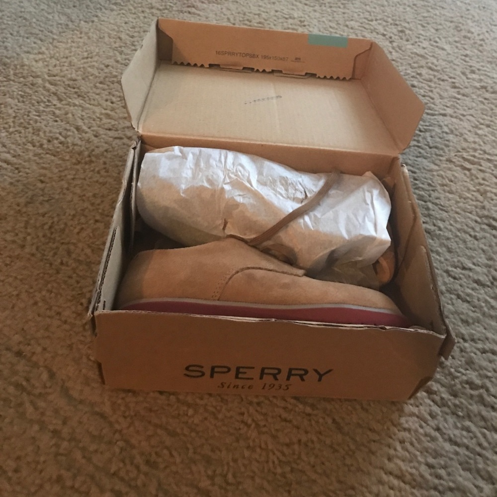 BRAND NEW SPERRY Tevin Buck Suede Shoes