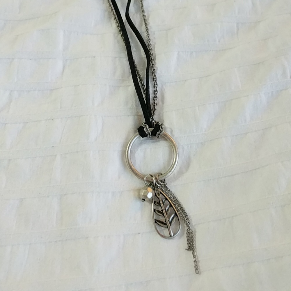 Black & Silver pendant leaf necklace