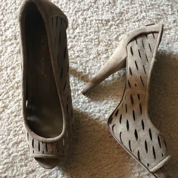 BCBGeneration Pumps - Picture 2 of 6