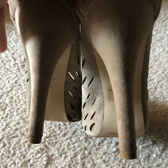 BCBGeneration Pumps - Picture 4 of 6