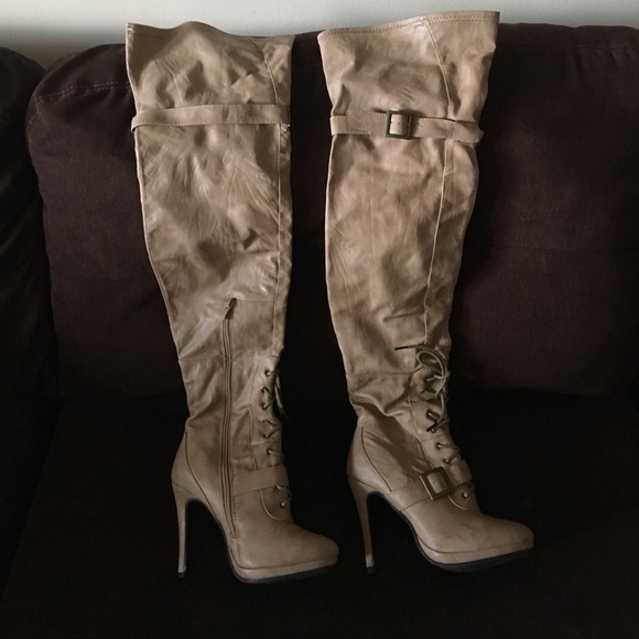 Sexy thigh high boots - Picture 3 of 4