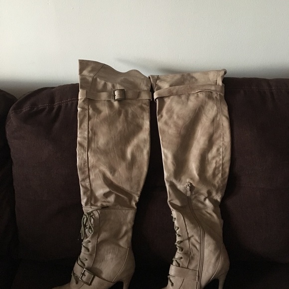 Sexy thigh high boots - Picture 4 of 4