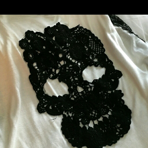 Adorable skull skirt - Picture 2 of 2