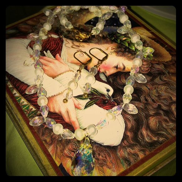 #0079 Genuine Pearl and Crystal Necklace - Picture 1 of 3