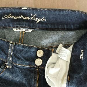 American Eagle Artist flare jeans 2 L