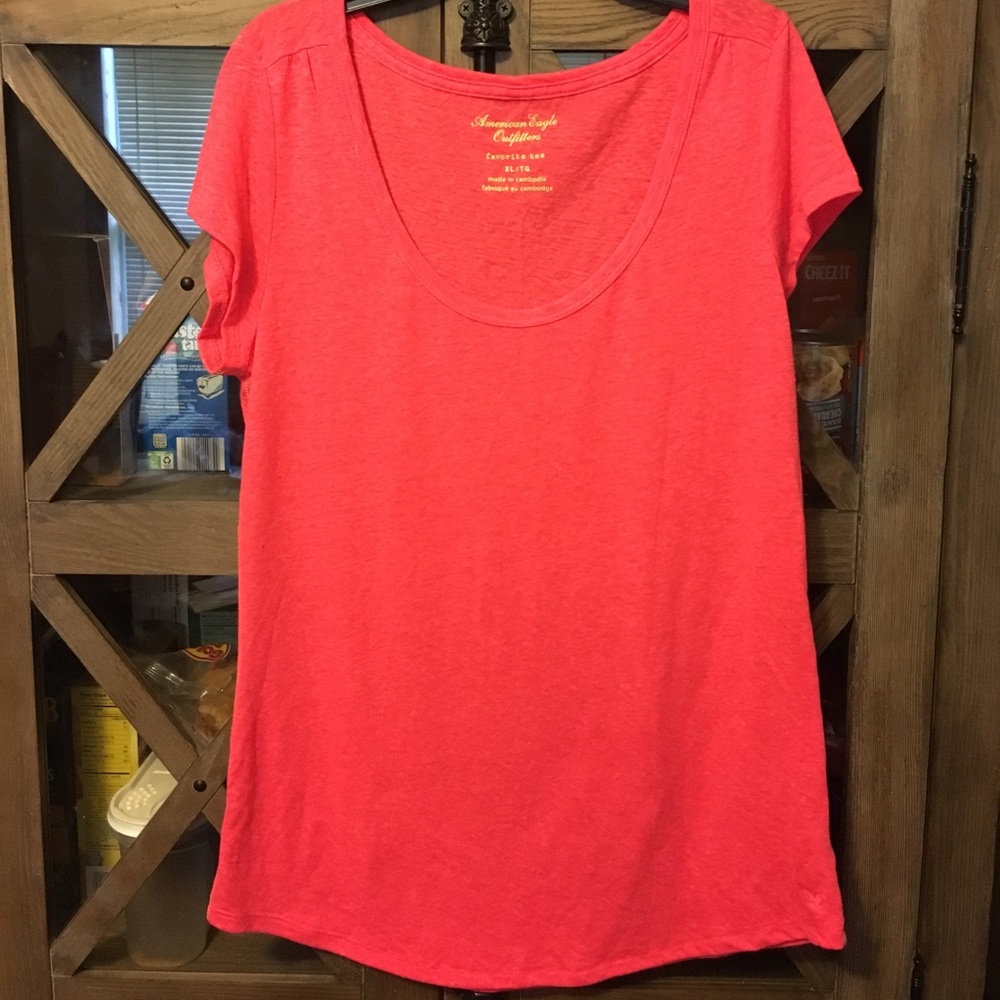 American Eagle favorite tee