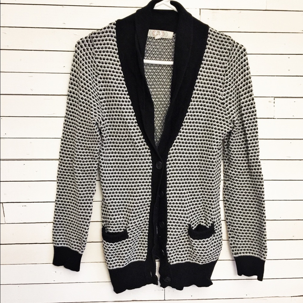 Pink Rose Women's petite/junior cardigan sweater
