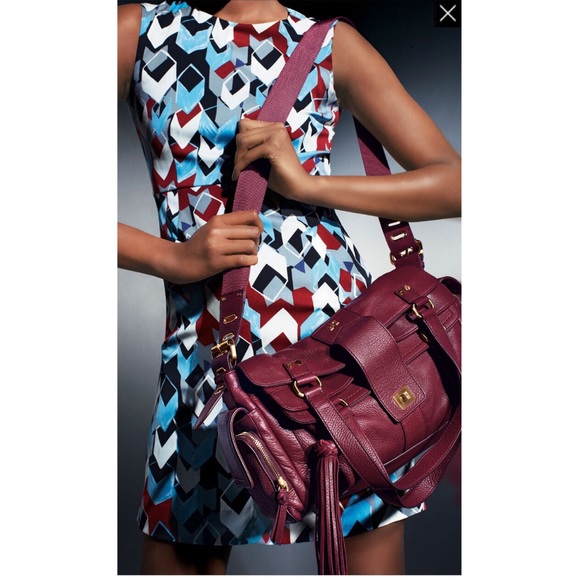 🚫SOLD LIKE NEW DVF Wine Elaine Shoulder Tote Bag - Picture 2 of 8