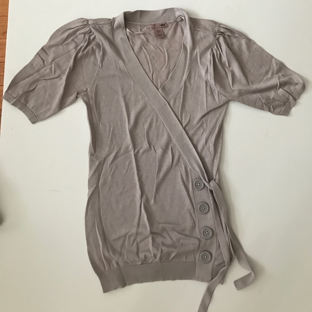 Adorable Work or casual knit top-H&M -Europe store