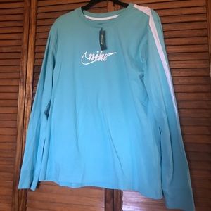 NIKE Long-Sleeved Workout Top