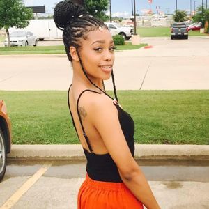 Meet your Posher, Chloe