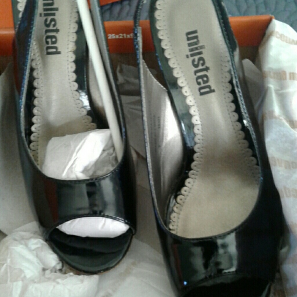 Black shoe 😥 sorry need pedi