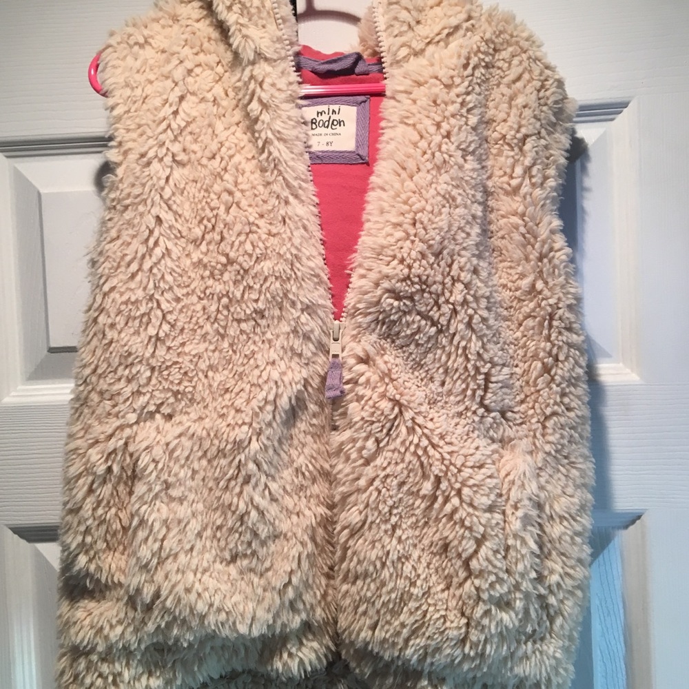 Mini Boden shaggy vest 7-8y
