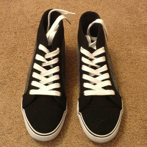 👋Closet closing soon!Nautica Sneakers - Picture 2 of 7