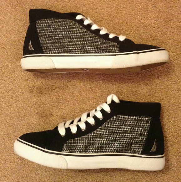 Nautica Shoes - 👋Closet closing soon!Nautica Sneakers