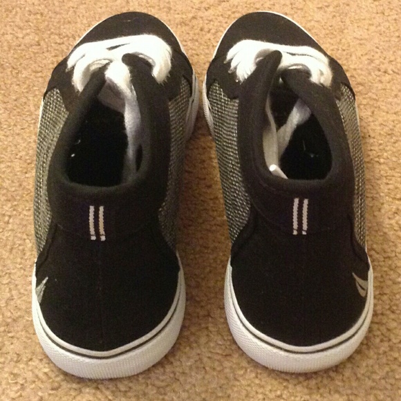 👋Closet closing soon!Nautica Sneakers - Picture 4 of 7