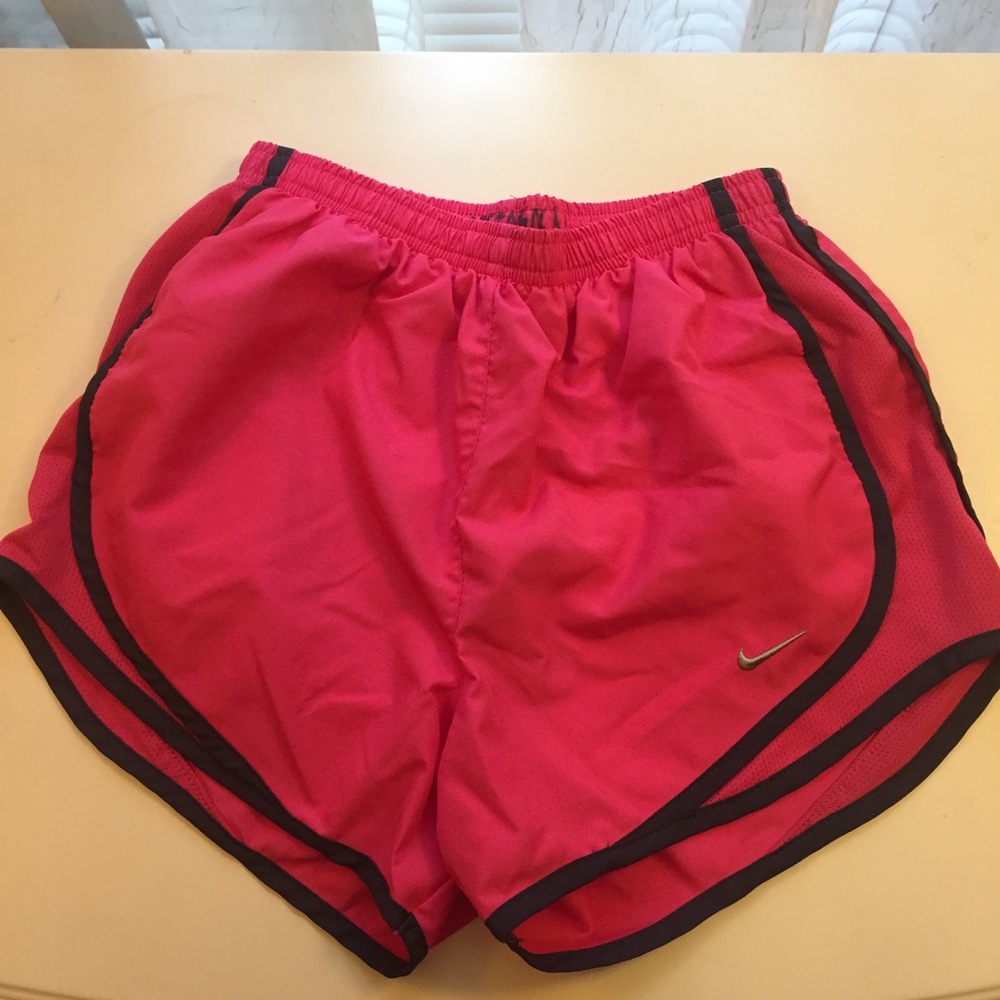 NIKE Shorts HOT PINK XS