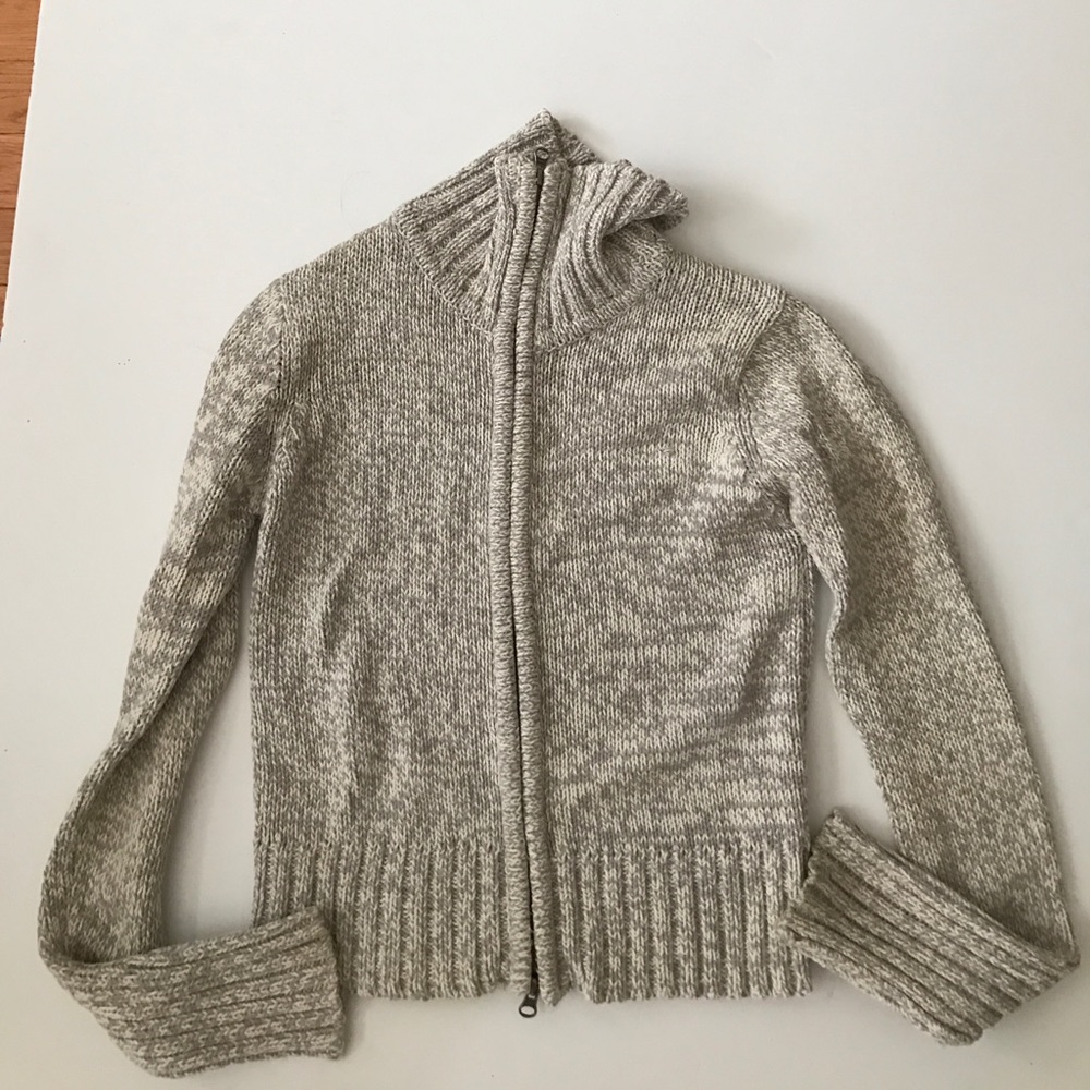 GORGEOUS white and gray GAP zipup sweater