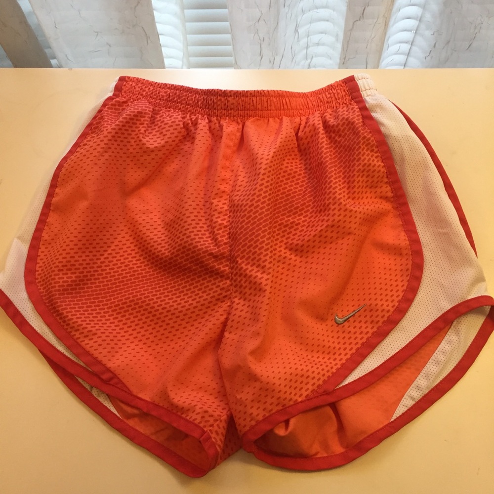 NIKE Shorts ORANGE XS