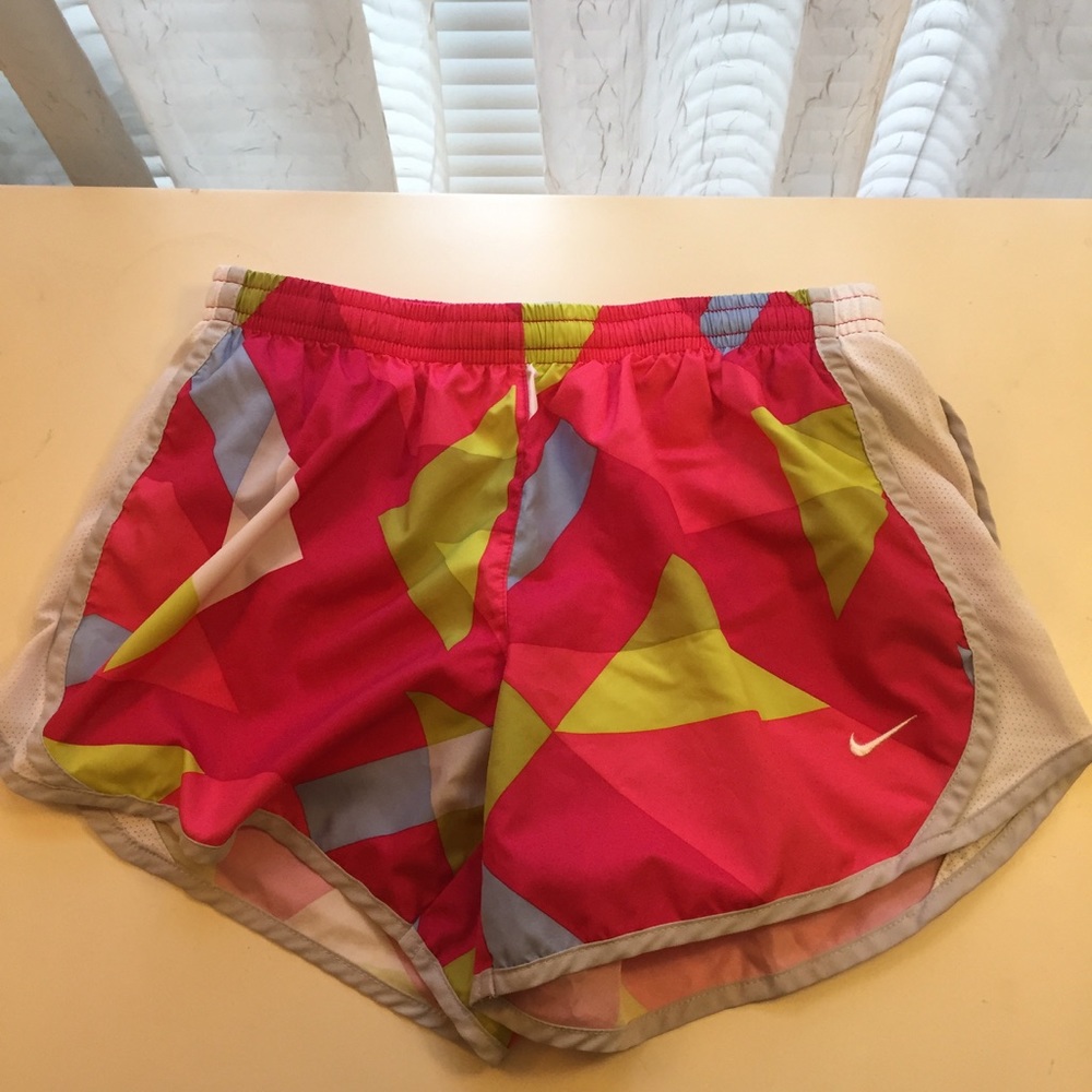 NIKE Shorts PINK MULTICOLOR YOUTH L
