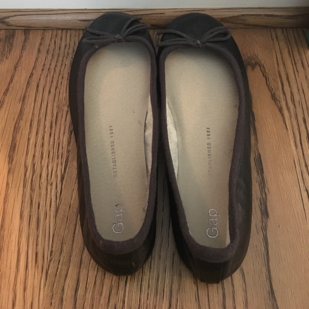 Gap swan ballet flats