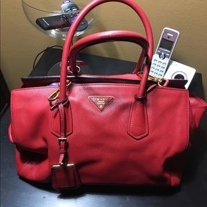 Authentic Prada Vitello Daino Tote Authentic Prada Vitello Daino Tote