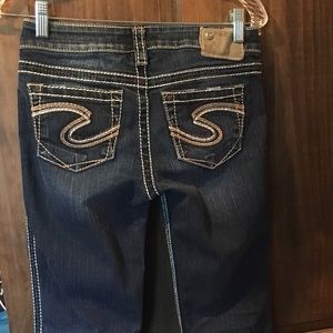 Like new pair of Silver Frances 22" jeans! 25W 33L