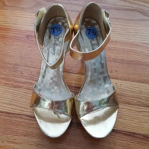 Delicacy 5" Gold Heels