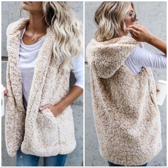 Cozy Beige Sherpa Vest - Picture 2 of 4