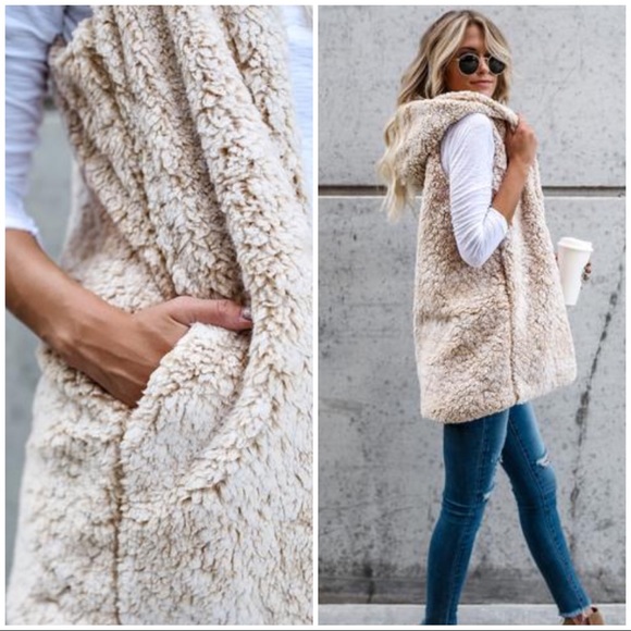 Cozy Beige Sherpa Vest - Picture 3 of 4