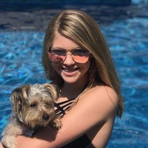 Meet your Posher, Lauren