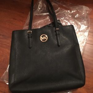 Michael kors tote