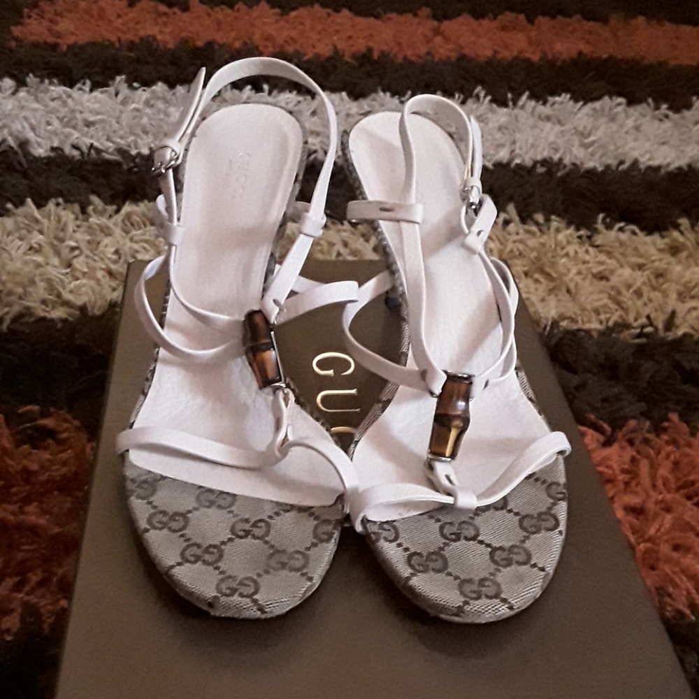 Gucci Off White Sandals