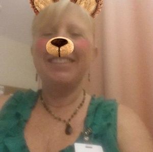 Meet your Posher, Lindy