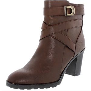 BRAND NEW brown ankle booties