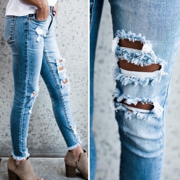 ✨LAST 1✨Distressed Fray Hem Denim Jeans - Picture 3 of 6
