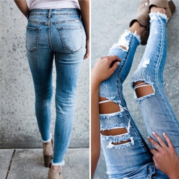 ✨LAST 1✨Distressed Fray Hem Denim Jeans - Picture 2 of 6