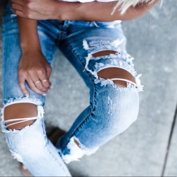 ✨LAST 1✨Distressed Fray Hem Denim Jeans - Picture 4 of 6