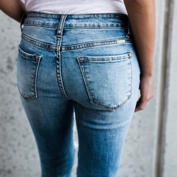 ✨LAST 1✨Distressed Fray Hem Denim Jeans - Picture 5 of 6