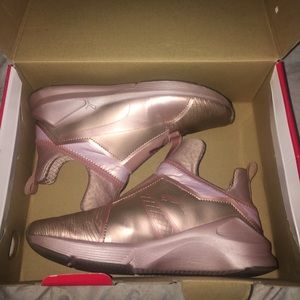 Pink pumas Pink pumas
