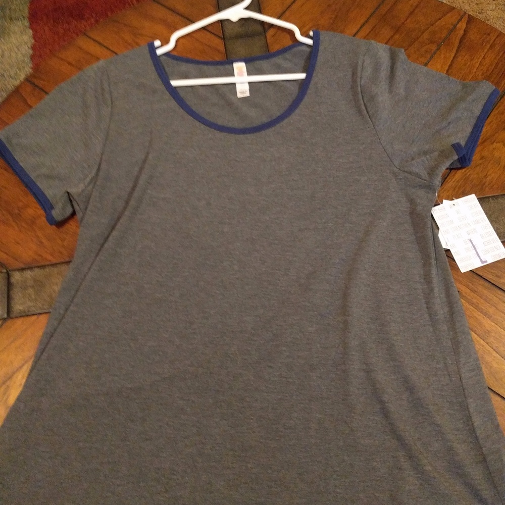 BNWT Lularoe solid grey classic tee Large