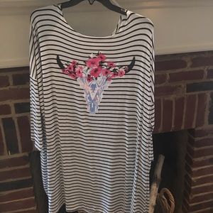 A colorful bullhead skull tunic