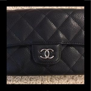 100% Chanel Classic Flap Wallet 100% Chanel Classic Flap Wallet