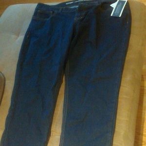 New Old Navy dark wash boyfriend skinny jeans